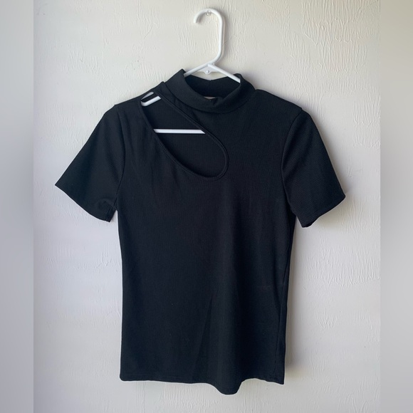 WILLOW Black Shiet with cute design - Picture 1 of 3